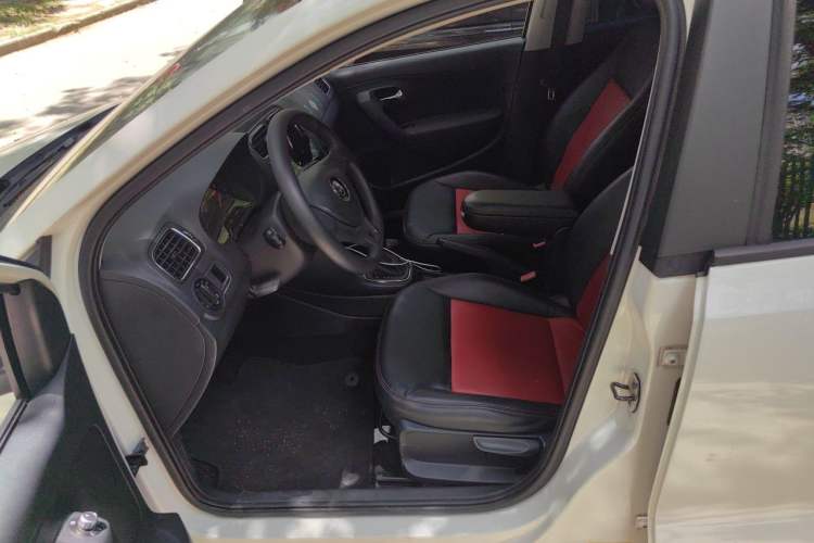 Used Volkswagen Polo 2014 1.6L Automatic Comfort Edition Left Front Seat