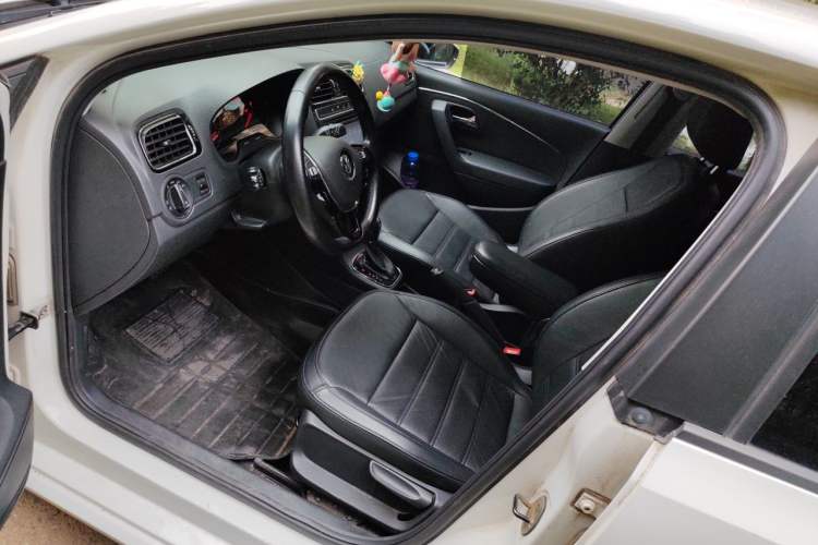 Used Volkswagen Polo 2014 1.6L Automatic Luxury Edition Left Front Seat