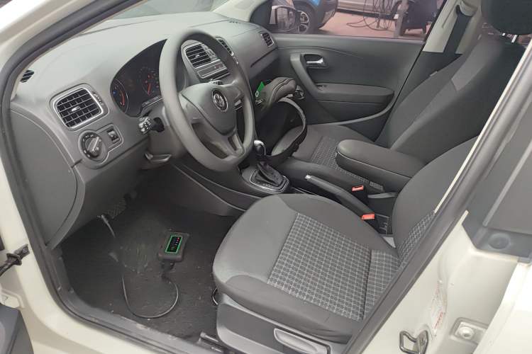 Used Volkswagen Polo 2014 1.6L Automatic Comfort Edition Left Front Seat