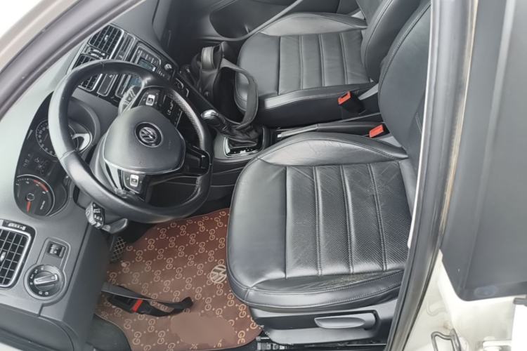 Used Volkswagen Polo 2014 1.6L Automatic Luxury Edition Left Front Seat