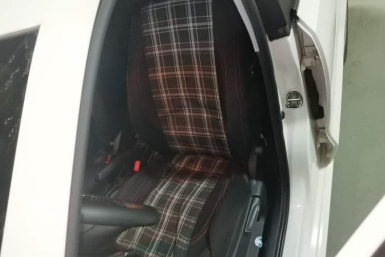 Used Volkswagen Polo 2014 1.4L Manual Fashion Edition Left Front Seat