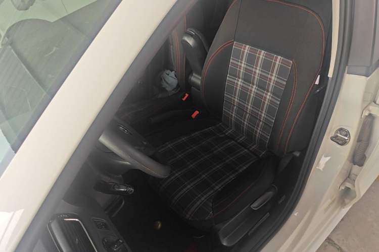 Used Volkswagen Polo 2014 1.6L Automatic Comfort Edition Left Front Seat