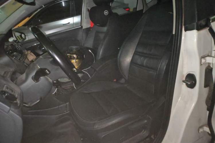 Used Volkswagen Polo 2014 1.6L Automatic Luxury Edition Left Front Seat