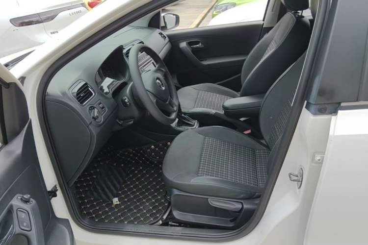 Used Volkswagen Polo 2014 1.6L Automatic Comfort Edition Left Front Seat