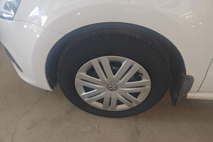 Used Volkswagen Polo 2014 1.4L Manual Fashion Edition Left Front Wheel Hub