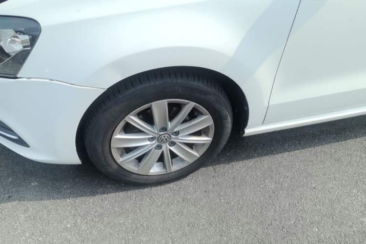 Used Volkswagen Polo 2014 1.4L Manual Comfort Edition Left Front Wheel Hub