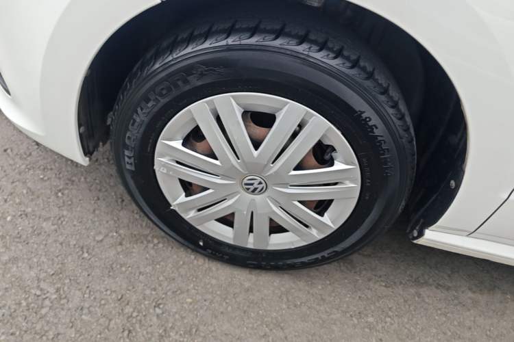 Used Volkswagen Polo 2014 1.4L Manual Fashion Edition Left Front Wheel Hub
