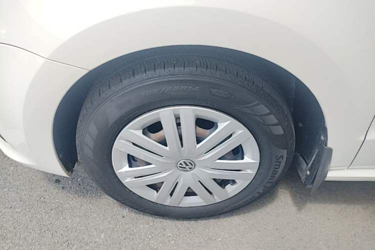 Used Volkswagen Polo 2014 1.4L Manual Fashion Edition Left Front Wheel Hub