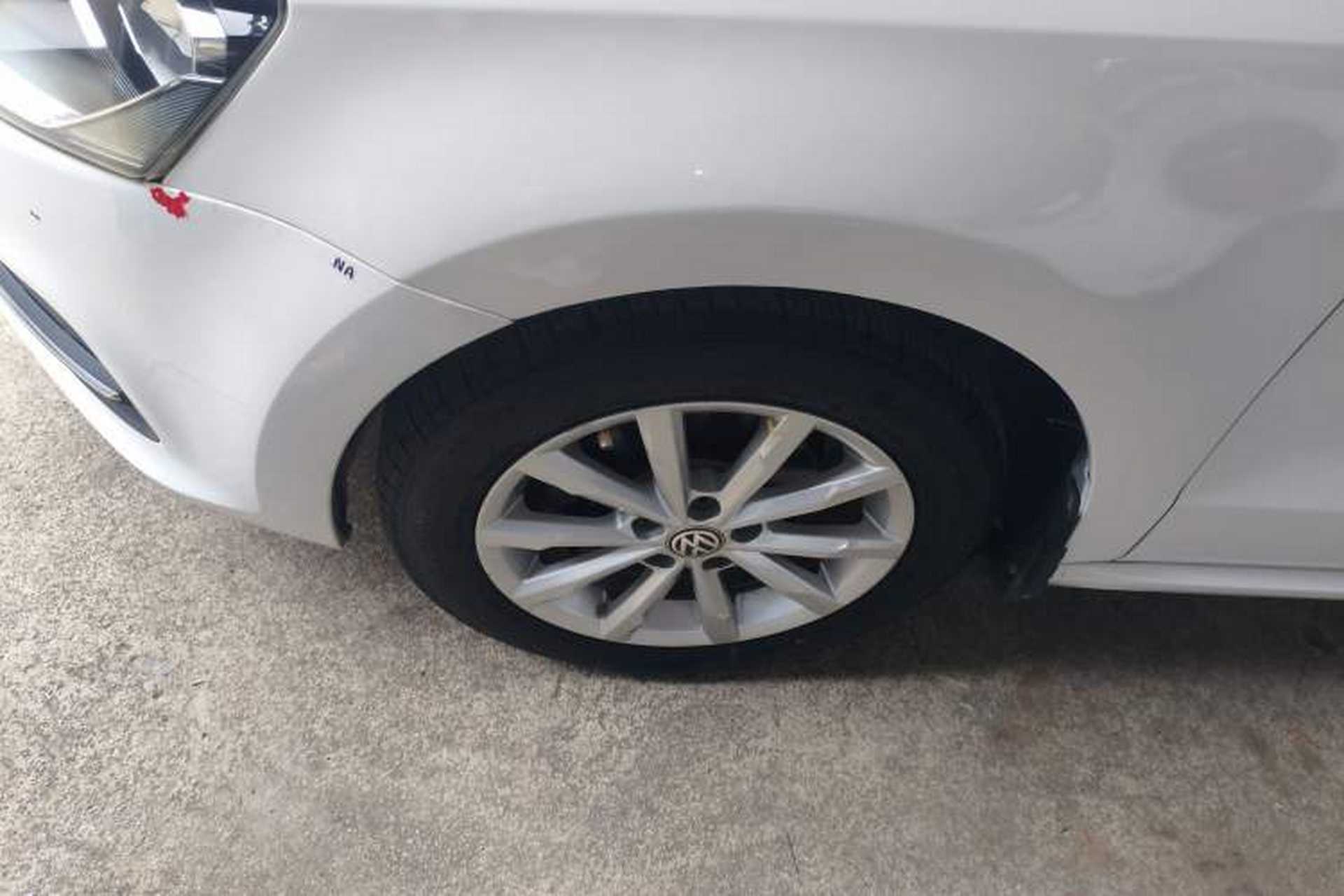 Used Volkswagen Polo 2014 1.6L Automatic Luxury Edition Left Front Wheel Hub