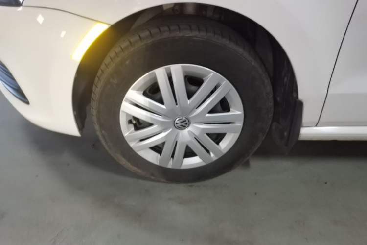 Used Volkswagen Polo 2014 1.4L Manual Fashion Edition Left Front Wheel Hub