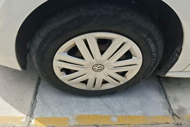 Used Volkswagen Polo 2014 1.4L Manual Fashion Edition Left Front Wheel Hub
