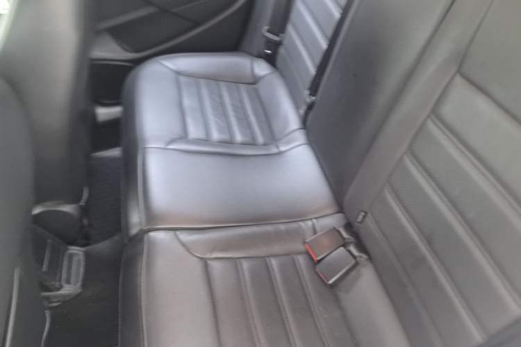 Used Volkswagen Polo 2014 1.6L Automatic Luxury Edition Left Rear Seat