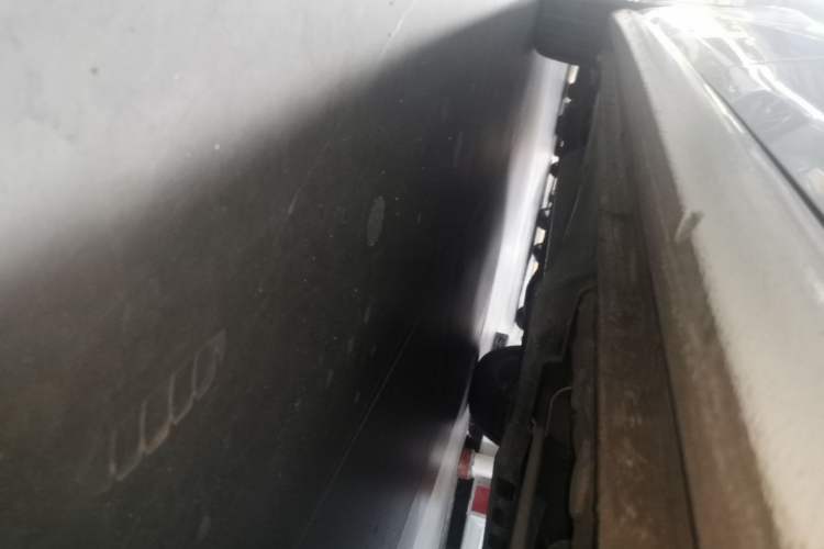 Used Volkswagen Polo 2014 1.6L Automatic Comfort Edition Left Side Sill