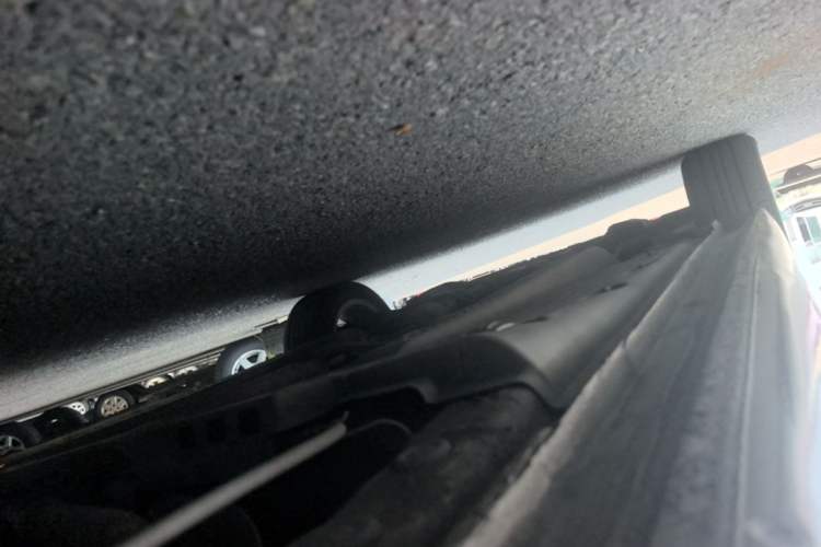 Used Volkswagen Polo 2014 1.6L Automatic Comfort Edition Left Side Sill