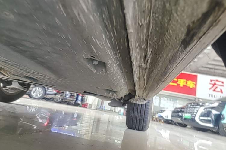 Used Volkswagen Polo 2014 1.6L Manual Comfort Edition Left Side Sill