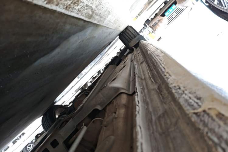 Used Volkswagen Polo 2014 1.6L Automatic Comfort Edition Left Side Sill