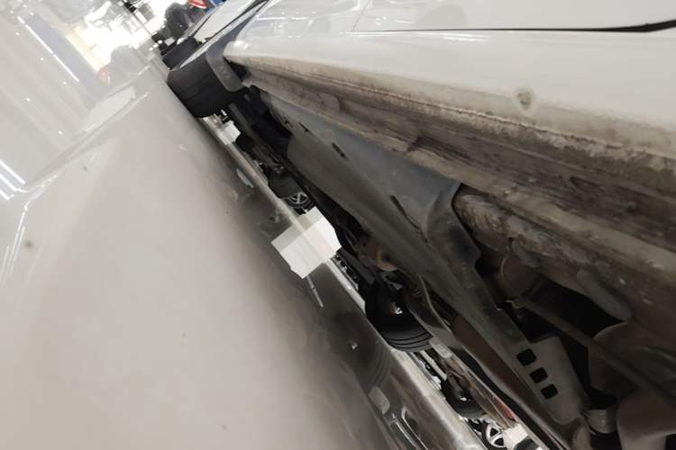 Used Volkswagen Polo 2014 1.6L Automatic Luxury Edition Left Side Sill