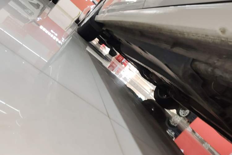 Used Volkswagen Polo 2014 1.6L Automatic Luxury Edition Left Side Sill