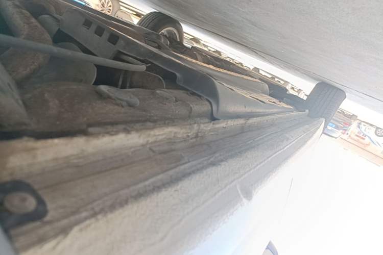 Used Volkswagen Polo 2014 1.6L Manual Comfort Edition Left Side Sill