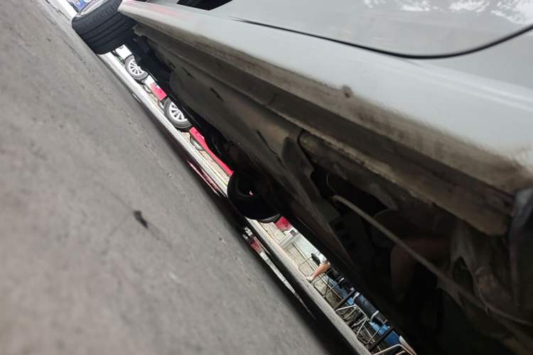 Used Volkswagen Polo 2014 1.6L Automatic Comfort Edition Left Side Sill