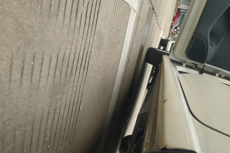 Used Volkswagen Polo 2014 1.4L Automatic Comfort Edition Left Side Sill