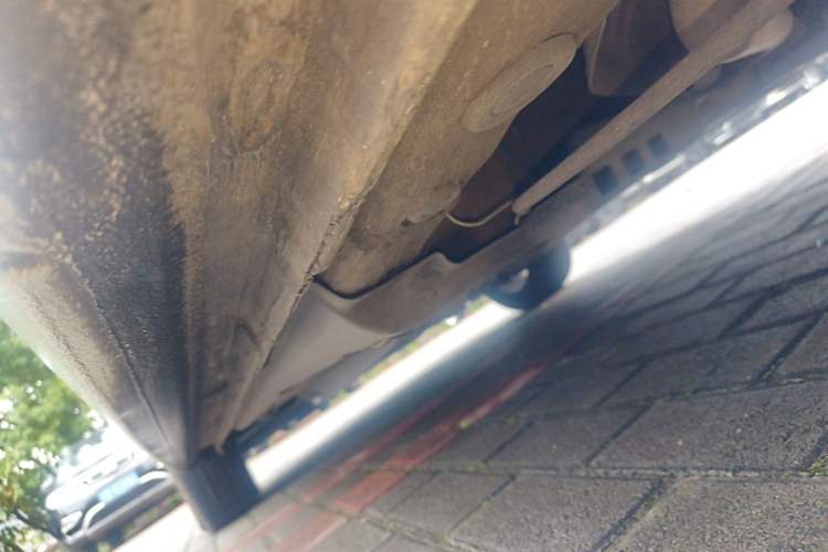 Used Volkswagen Polo 2014 1.6L Automatic Comfort Edition Left Side Sill