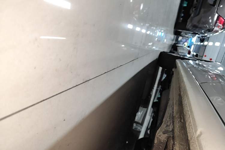 Used Volkswagen Polo 2014 1.4L Manual Comfort Edition Left Side Sill