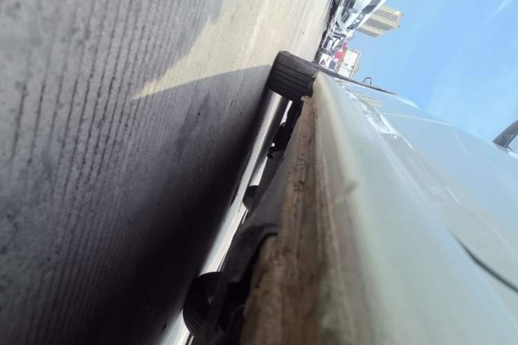 Used Volkswagen Polo 2014 1.4L Automatic Comfort Edition Left Side Sill
