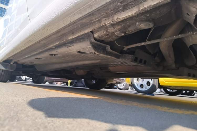 Used Volkswagen Polo 2014 1.4L Automatic Comfort Edition Left Side Sill