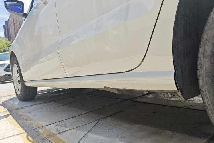 Used Volkswagen Polo 2014 1.4L Manual Fashion Edition Left Side Sill