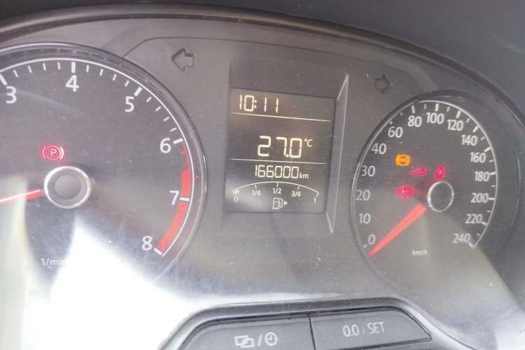 Used Volkswagen Polo 2014 1.4L Manual Fashion Edition Odometer Close Up