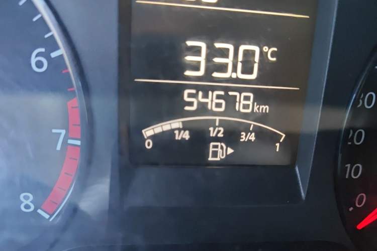 Used Volkswagen Polo 2014 1.4L Manual Fashion Edition Odometer Close Up
