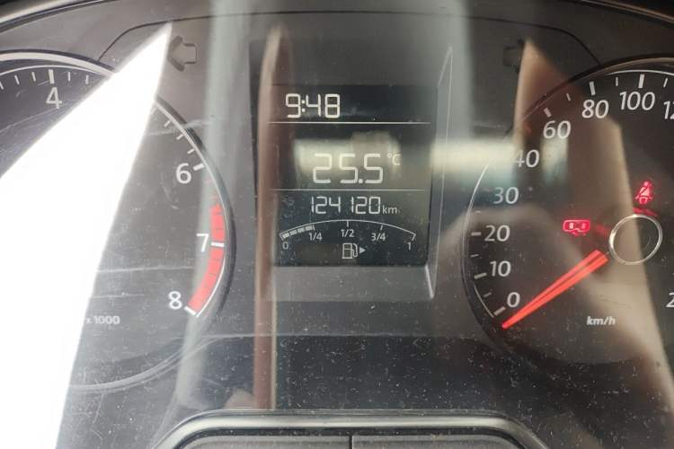 Used Volkswagen Polo 2014 1.4L Manual Fashion Edition Odometer Close Up