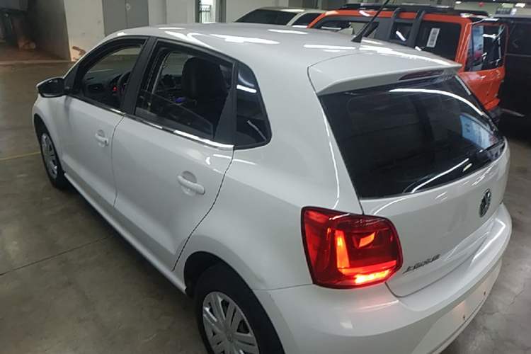 Used Volkswagen Polo 2014 1.4L Manual Fashion Edition Rear Left 45 Deg