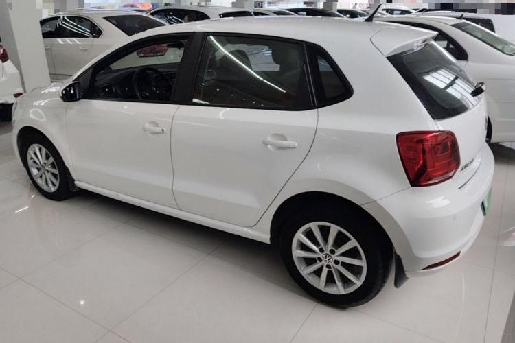 Used Volkswagen Polo 2014 1.6L Automatic Luxury Edition Rear Left 45 Deg