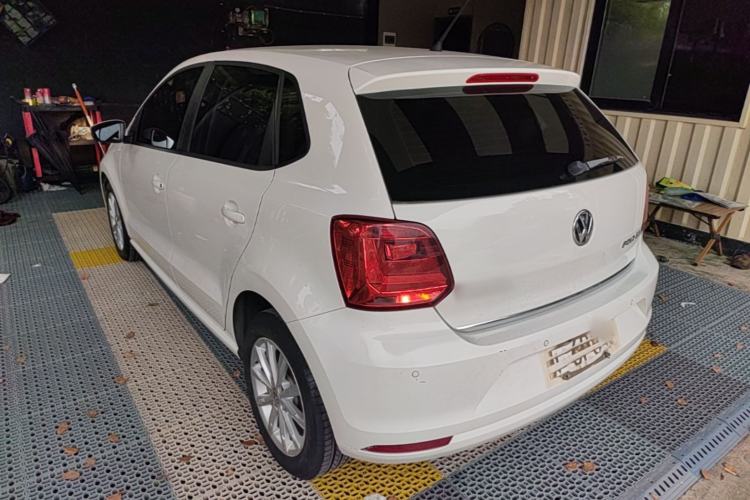 Used Volkswagen Polo 2014 1.6L Automatic Luxury Edition Rear Left 45 Deg