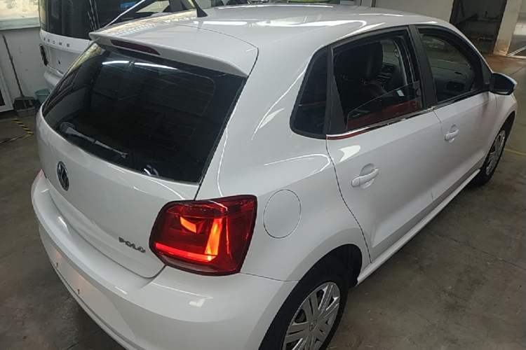 Used Volkswagen Polo 2014 1.4L Manual Fashion Edition Rear Right 45 Deg