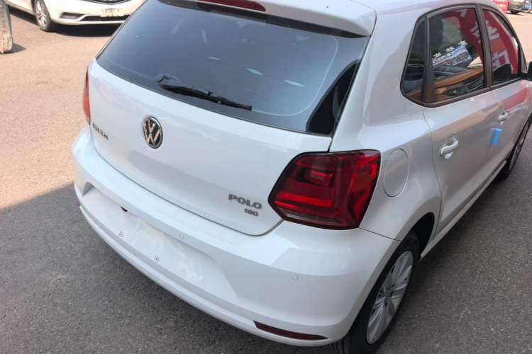 Used Volkswagen Polo 2014 1.6L Automatic Comfort Edition Rear Right 45 Deg