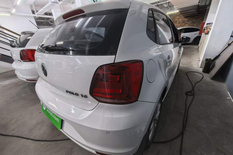 Used Volkswagen Polo 2014 1.6L Automatic Comfort Edition Rear Right 45 Deg