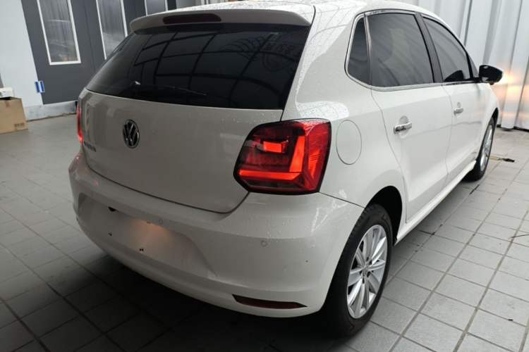 Used Volkswagen Polo 2014 1.6L Automatic Comfort Edition Rear Right 45 Deg