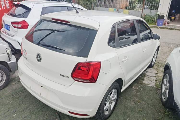 Used Volkswagen Polo 2014 1.4L Manual Fashion Edition Rear Right 45 Deg