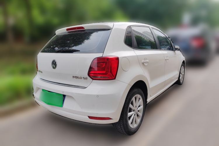 Used Volkswagen Polo 2014 1.6L Automatic Luxury Edition Rear Right 45 Deg