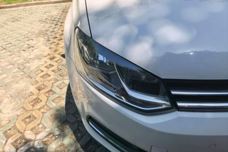 Used Volkswagen Polo 2014 1.6L Automatic Luxury Edition Right Front Headlight