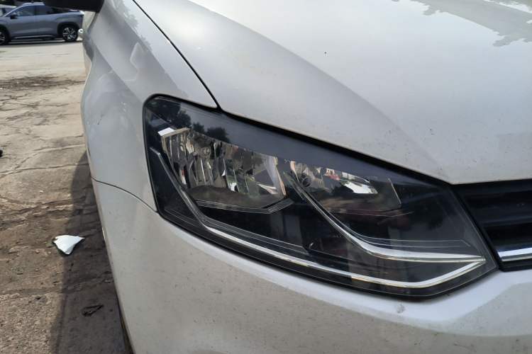 Used Volkswagen Polo 2014 1.4L Manual Comfort Edition Right Front Headlight