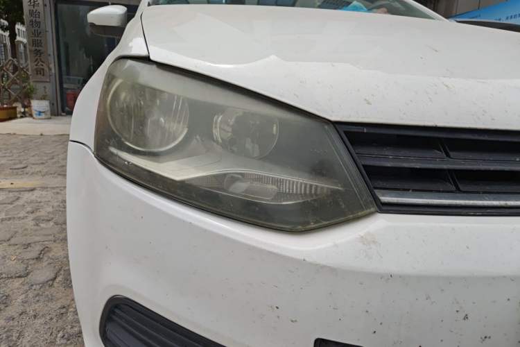 Used Volkswagen Polo 2014 1.4L Manual Fashion Edition Right Front Headlight
