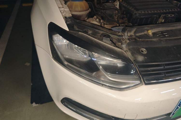 Used Volkswagen Polo 2014 1.6L Automatic Comfort Edition Right Front Headlight