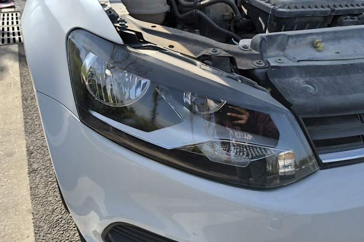 Used Volkswagen Polo 2014 1.4L Manual Fashion Edition Right Front Headlight