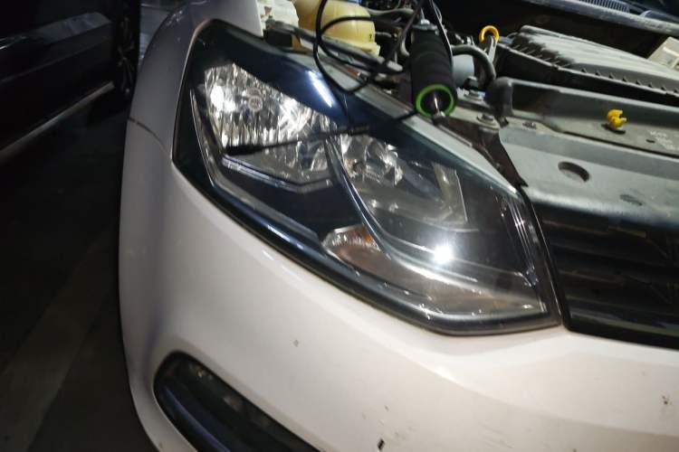 Used Volkswagen Polo 2014 1.4L Automatic Comfort Edition Right Front Headlight