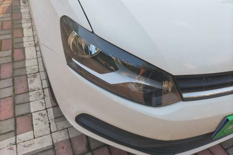 Used Volkswagen Polo 2014 1.4L Manual Fashion Edition Right Front Headlight