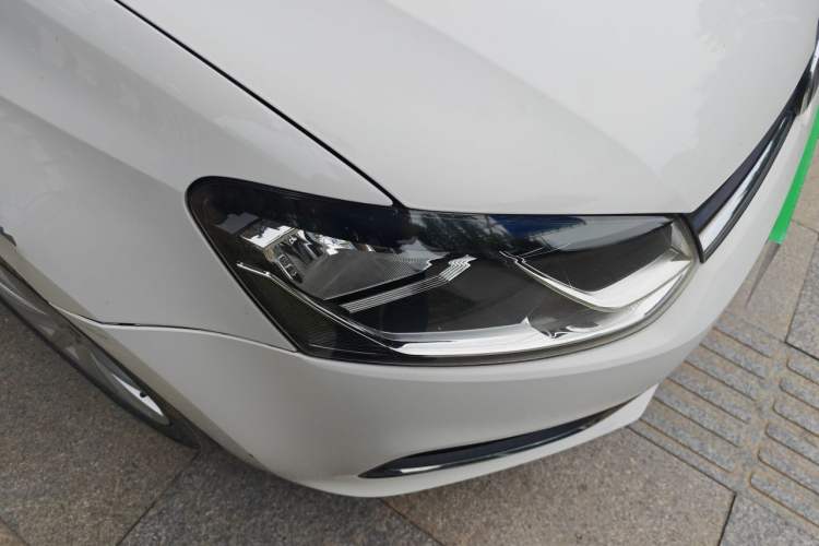 Used Volkswagen Polo 2014 1.4L Automatic Comfort Edition Right Front Headlight